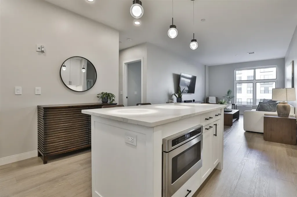 18 Artisan Drive Salem NH 03079