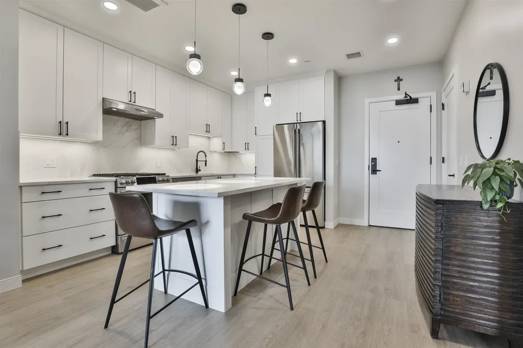 18 Artisan Drive Salem NH 03079