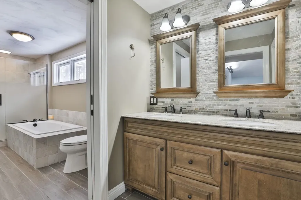 38 Old Manchester Road Amherst NH 03031