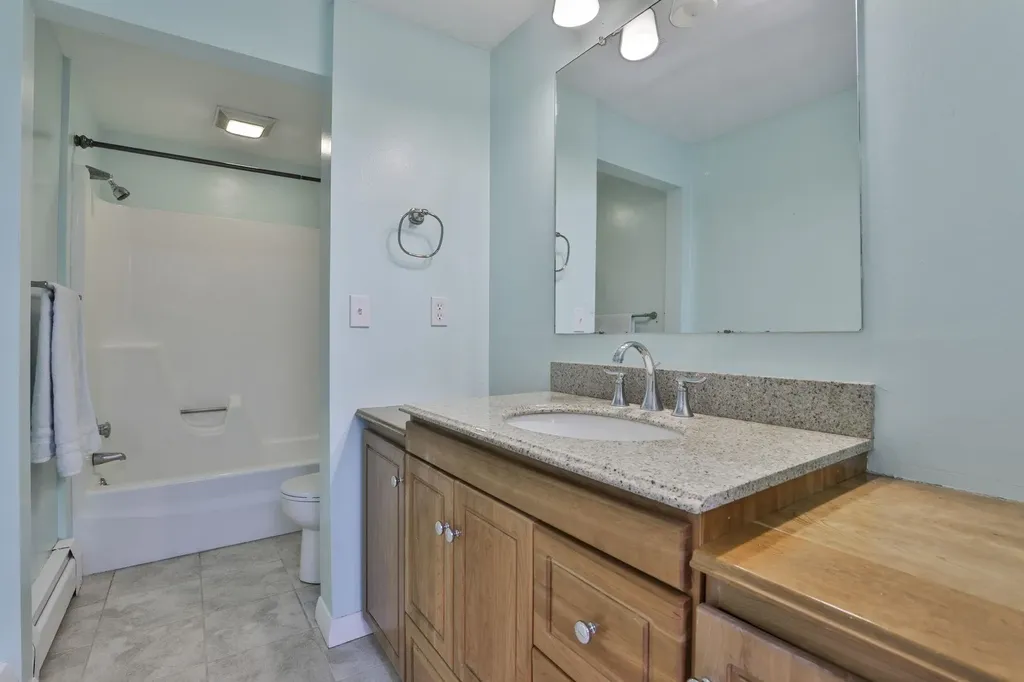 38 Old Manchester Road Amherst NH 03031