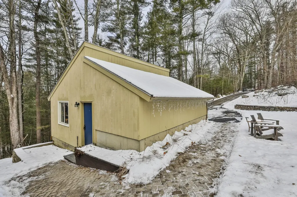 38 Old Manchester Road Amherst NH 03031