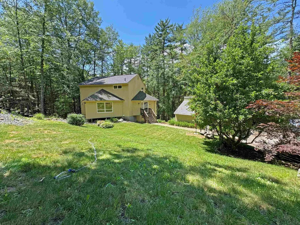 38 Old Manchester Road Amherst NH 03031