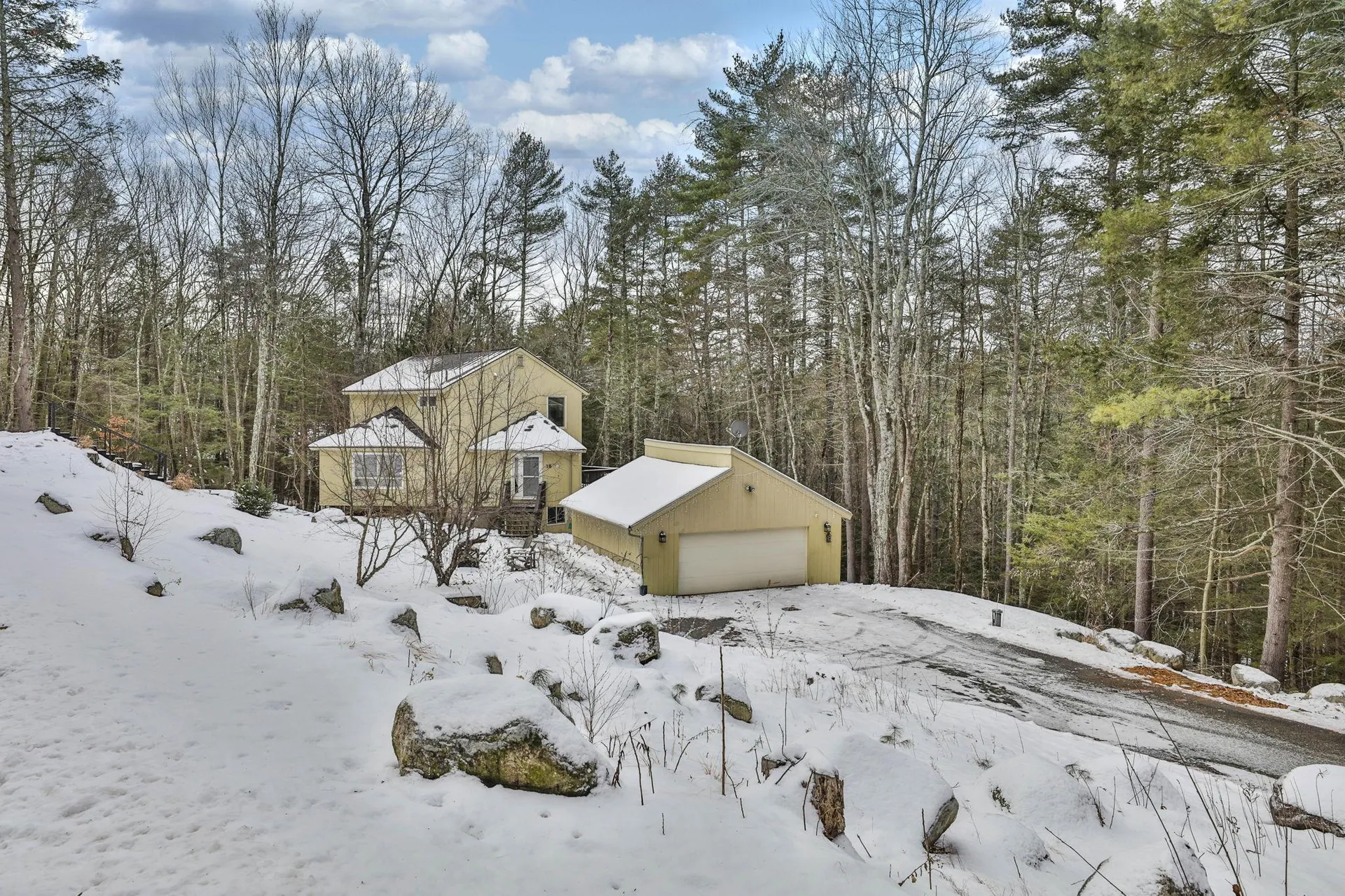 38 Old Manchester Road Amherst NH 03031