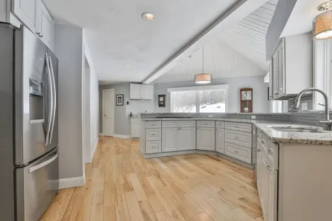 38 Old Manchester Road Amherst NH 03031