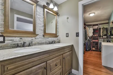 38 Old Manchester Road Amherst NH 03031