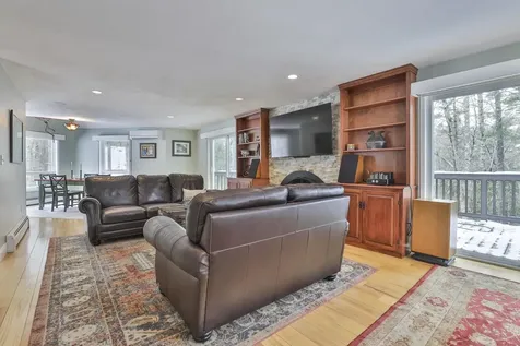 38 Old Manchester Road Amherst NH 03031