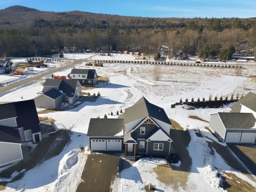 39 Melina's Way Thornton NH 03285