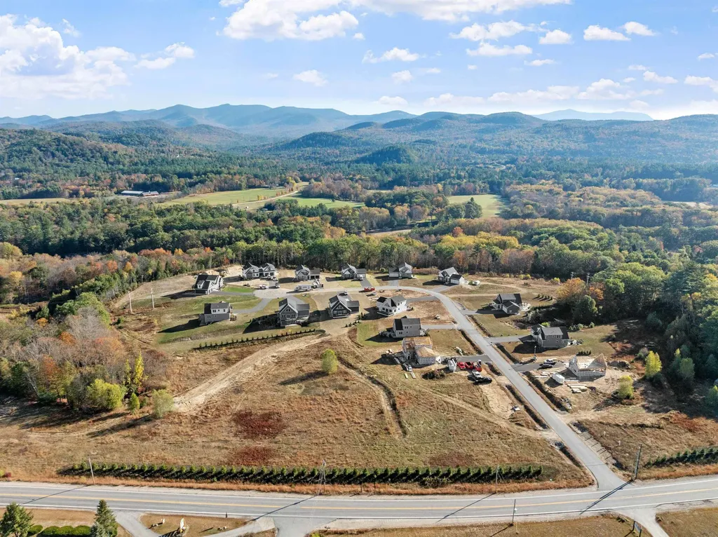 39 Melina's Way Thornton NH 03285