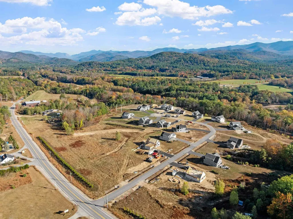 39 Melina's Way Thornton NH 03285