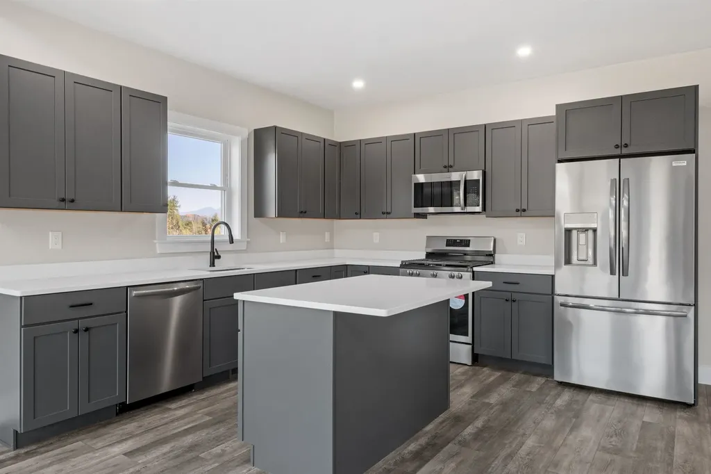 39 Melina's Way Thornton NH 03285