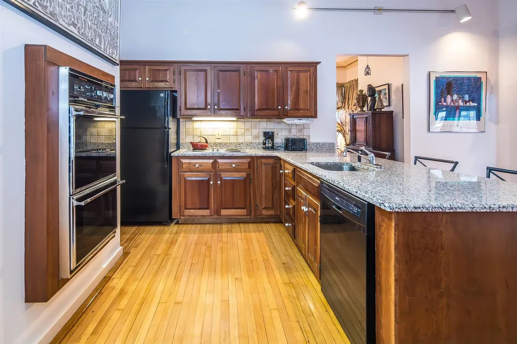 24 South Main Street Rutland City VT 05701