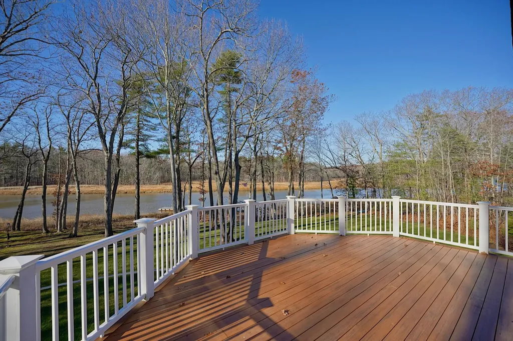 10 Wingate Court Stratham NH 03885