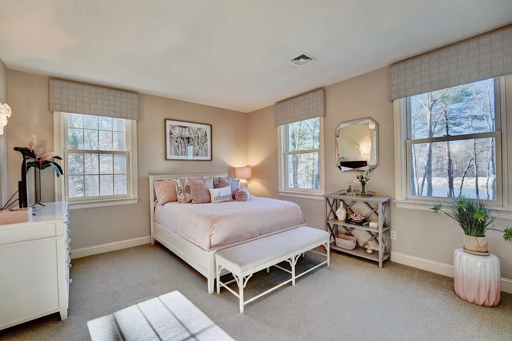 10 Wingate Court Stratham NH 03885