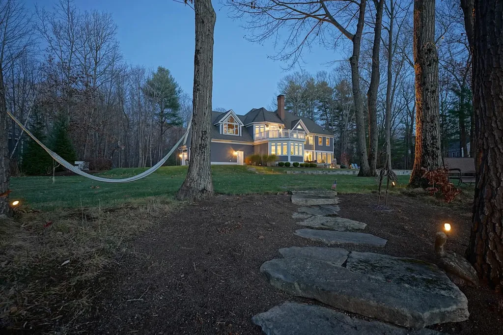 10 Wingate Court Stratham NH 03885