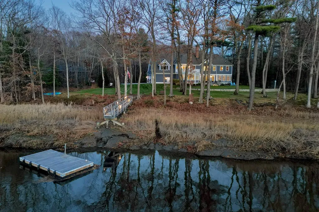 10 Wingate Court Stratham NH 03885