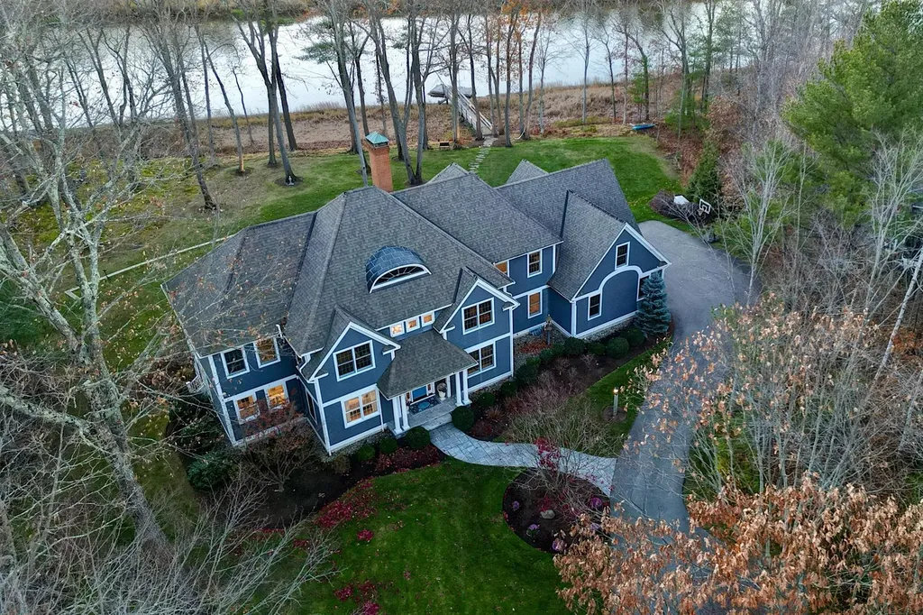 10 Wingate Court Stratham NH 03885