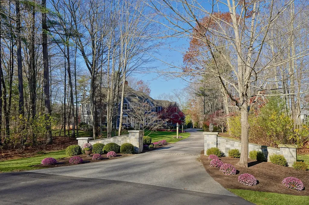 10 Wingate Court Stratham NH 03885