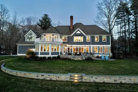 10 Wingate Court Stratham NH 03885