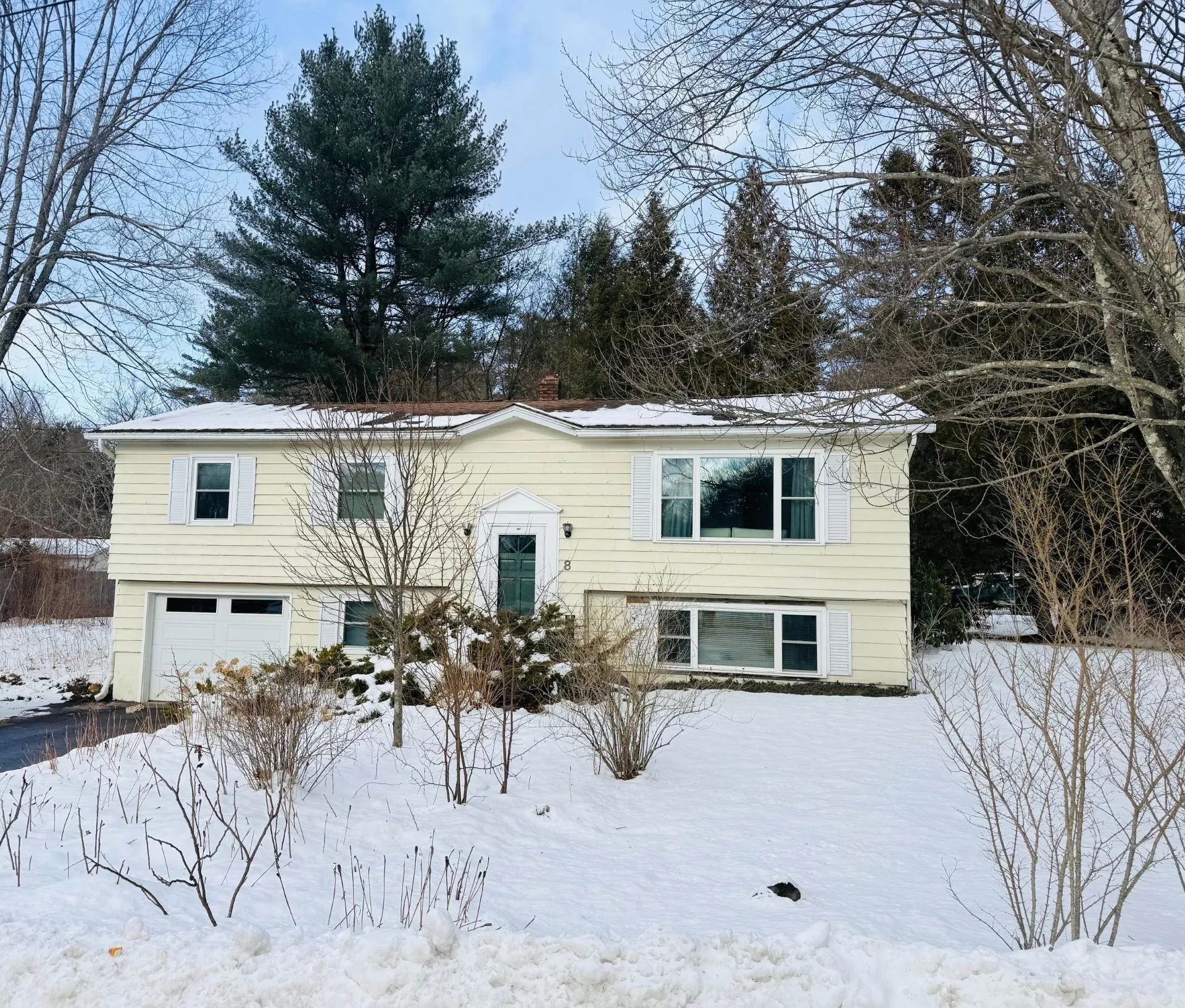 8 Short Avenue Hooksett NH 03106