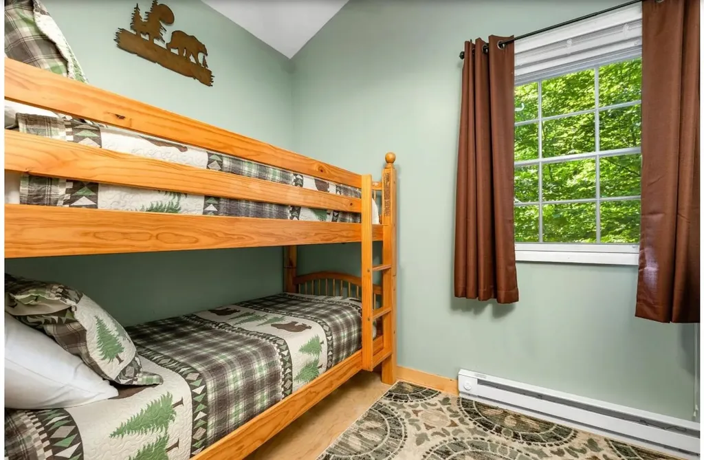 48 South Way Tamworth NH 03886