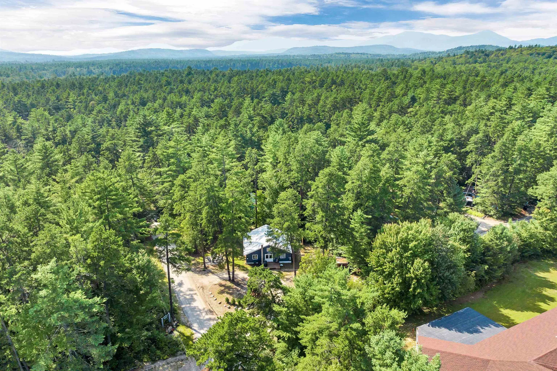 48 South Way Tamworth NH 03886