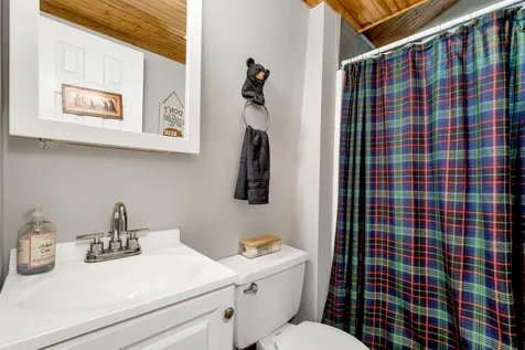 48 South Way Tamworth NH 03886