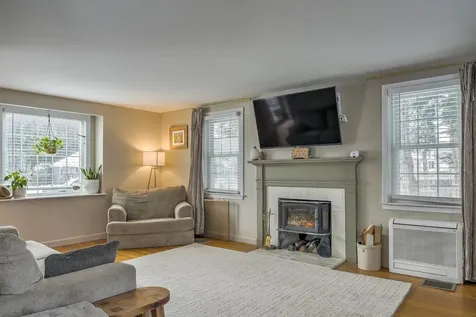 8 Marguerite Street Keene NH 03431