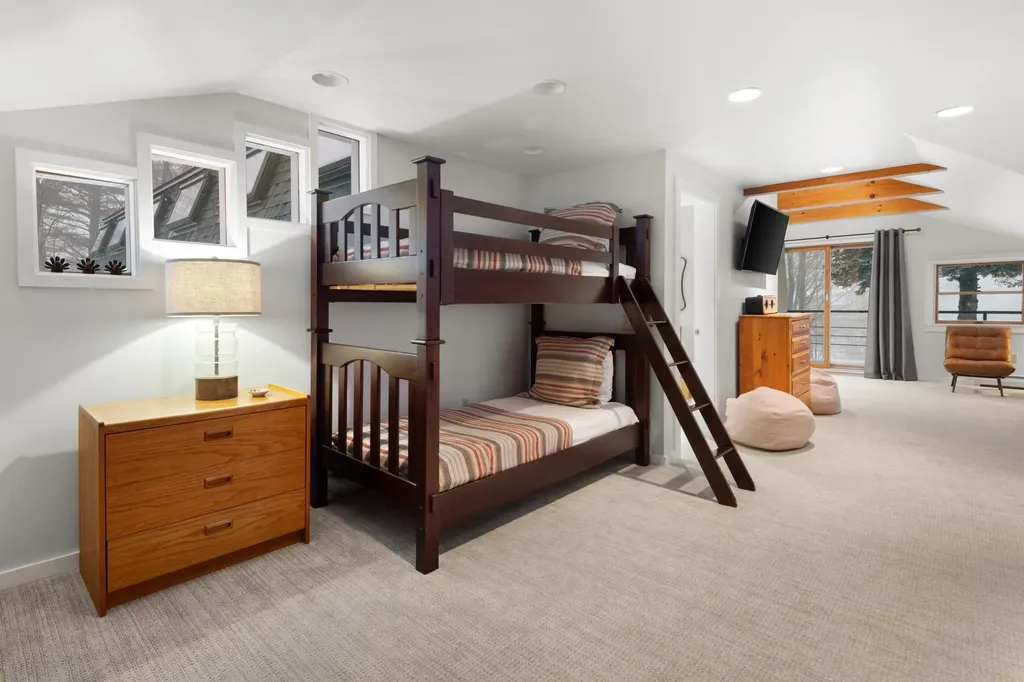 88 Upper Hollow Hill Road Stowe VT 05672