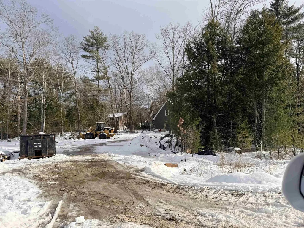 9 Freedom Drive Rochester NH 03867