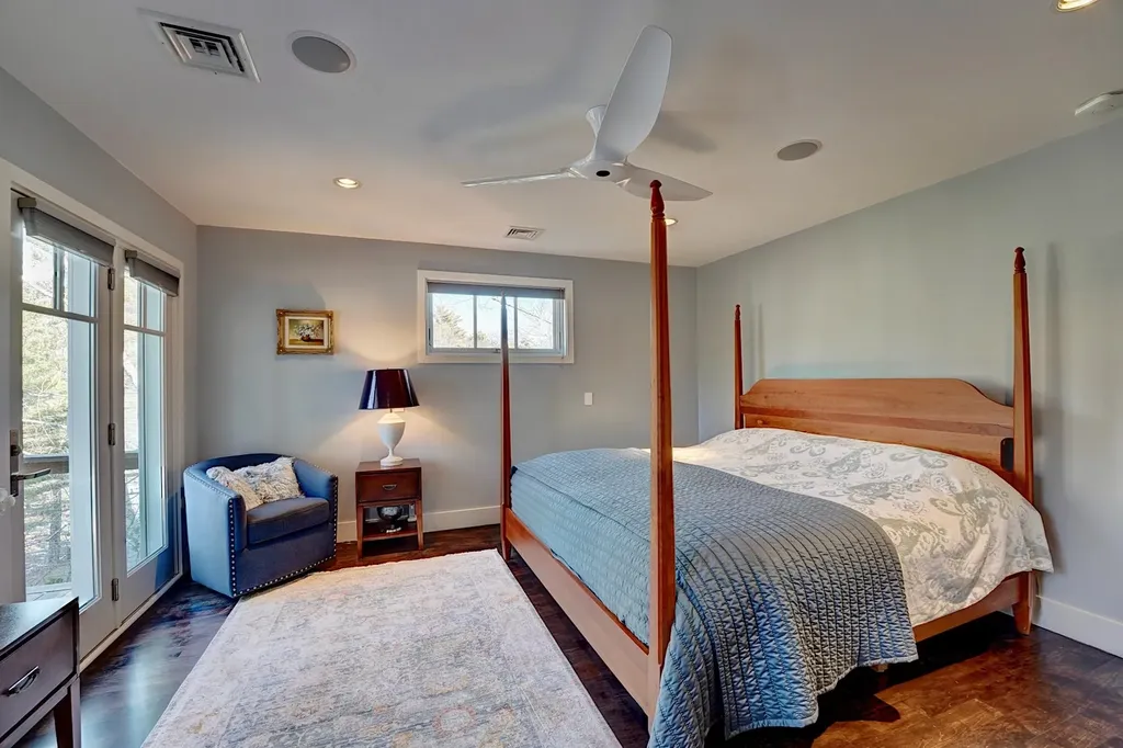 17 Lavenger Lane New Castle NH 03854