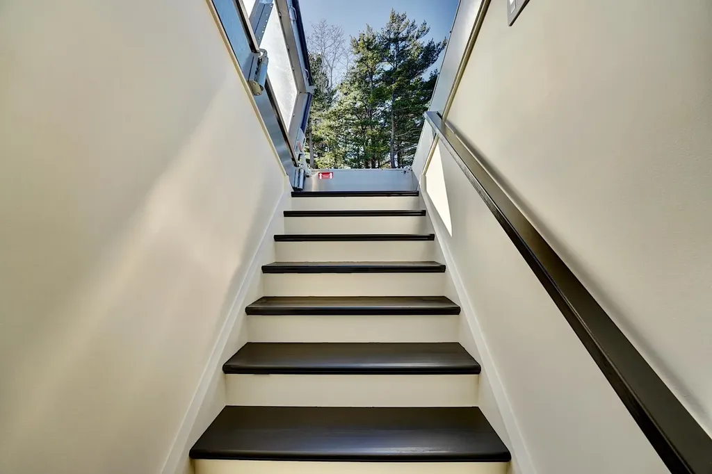 17 Lavenger Lane New Castle NH 03854