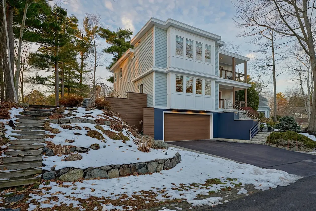 17 Lavenger Lane New Castle NH 03854