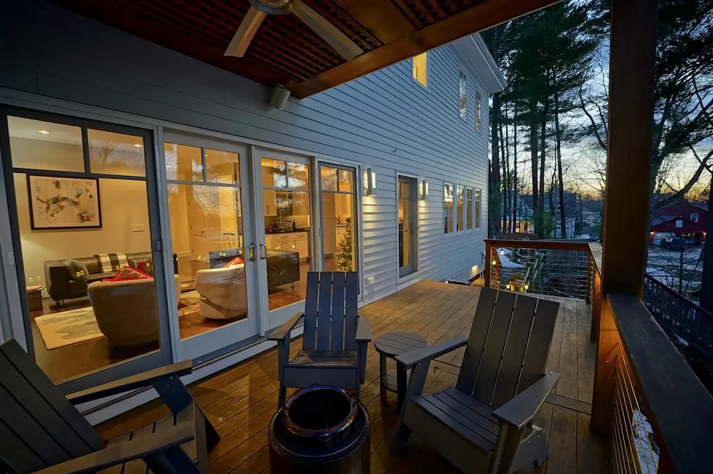 17 Lavenger Lane New Castle NH 03854