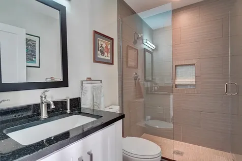 17 Lavenger Lane New Castle NH 03854