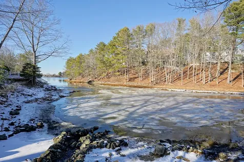 17 Lavenger Lane New Castle NH 03854