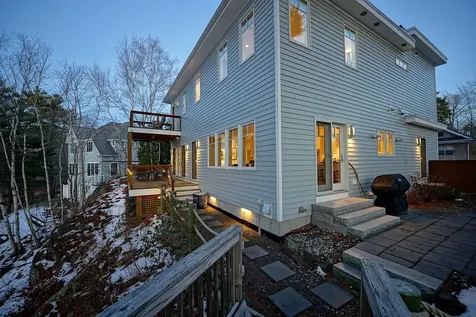17 Lavenger Lane New Castle NH 03854