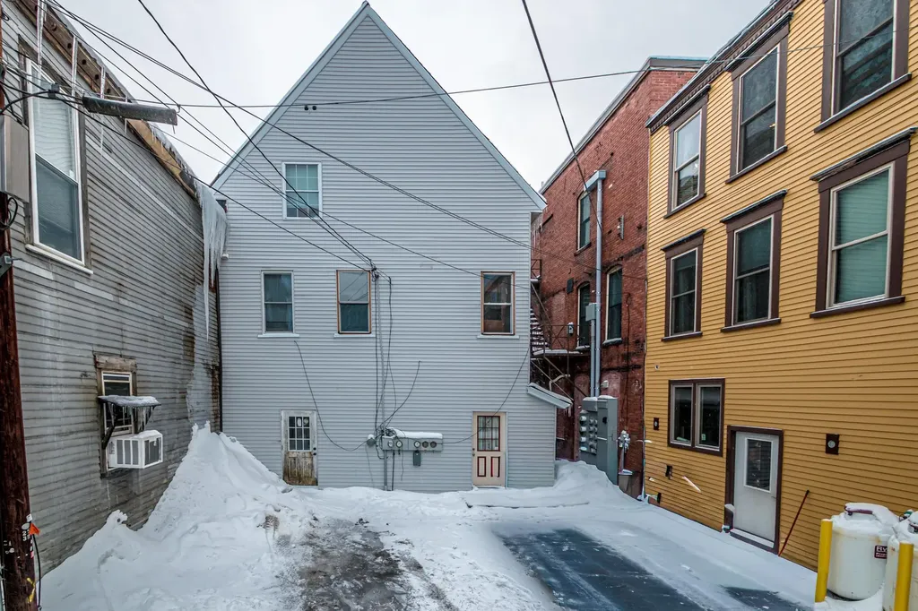 12 Middle Street Lancaster NH 03584