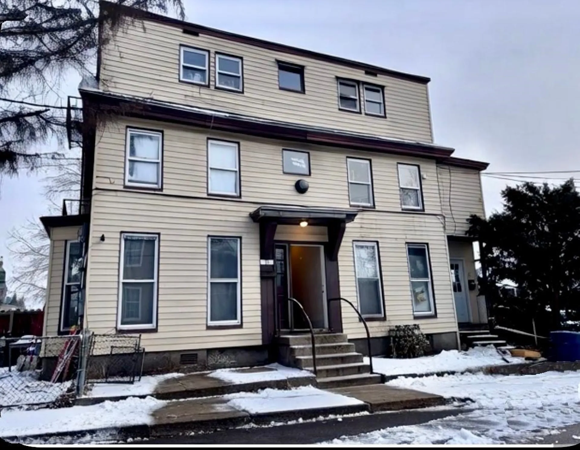 19 Cross Street Nashua NH 03064