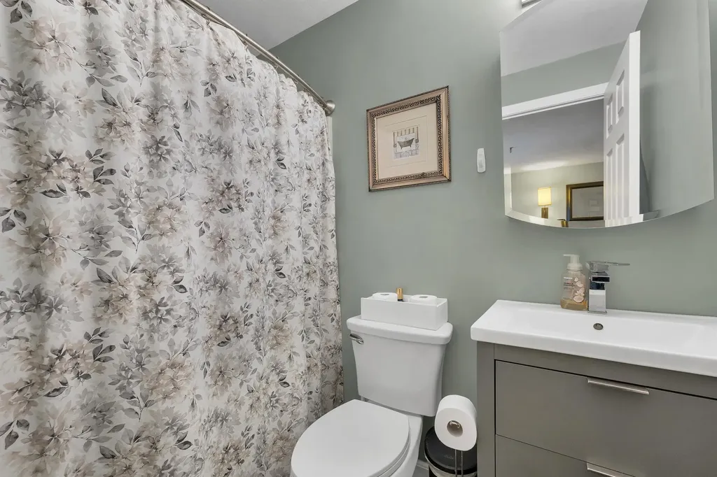 21 Canterbury Crossing Northfield NH 03276