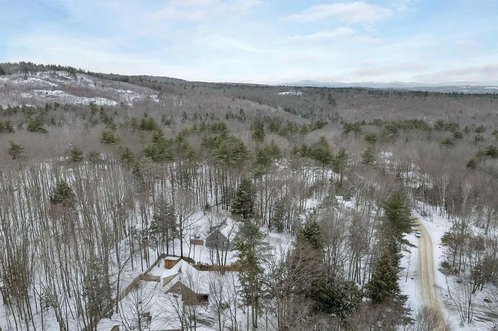 21 Canterbury Crossing Northfield NH 03276