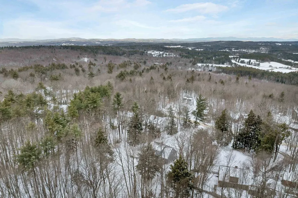 21 Canterbury Crossing Northfield NH 03276