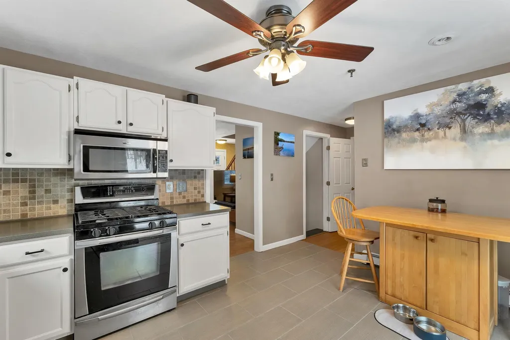 21 Canterbury Crossing Northfield NH 03276