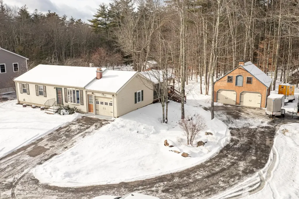 21 Four Rod Road Rochester NH 03867