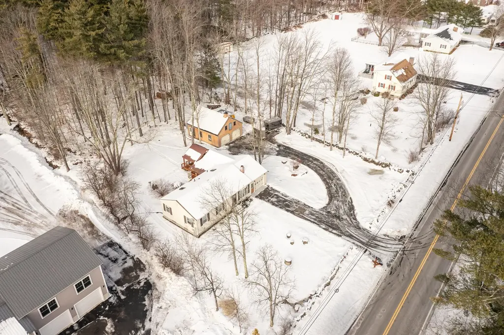 21 Four Rod Road Rochester NH 03867