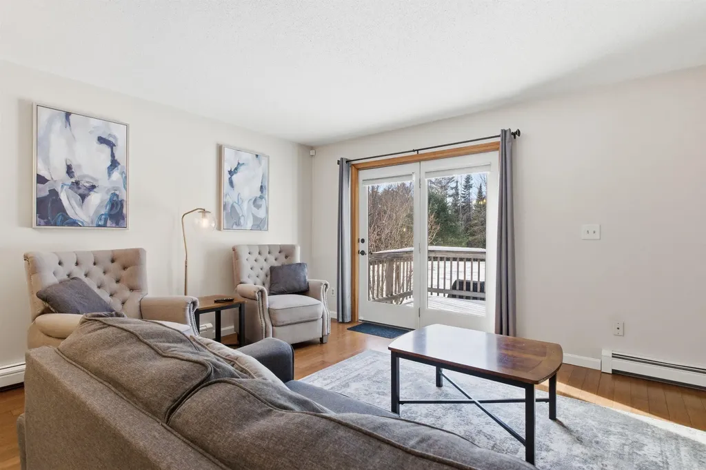 10 Chester Lane Enfield NH 03748