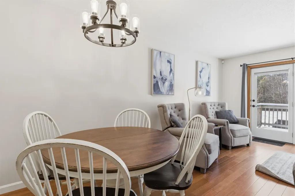 10 Chester Lane Enfield NH 03748