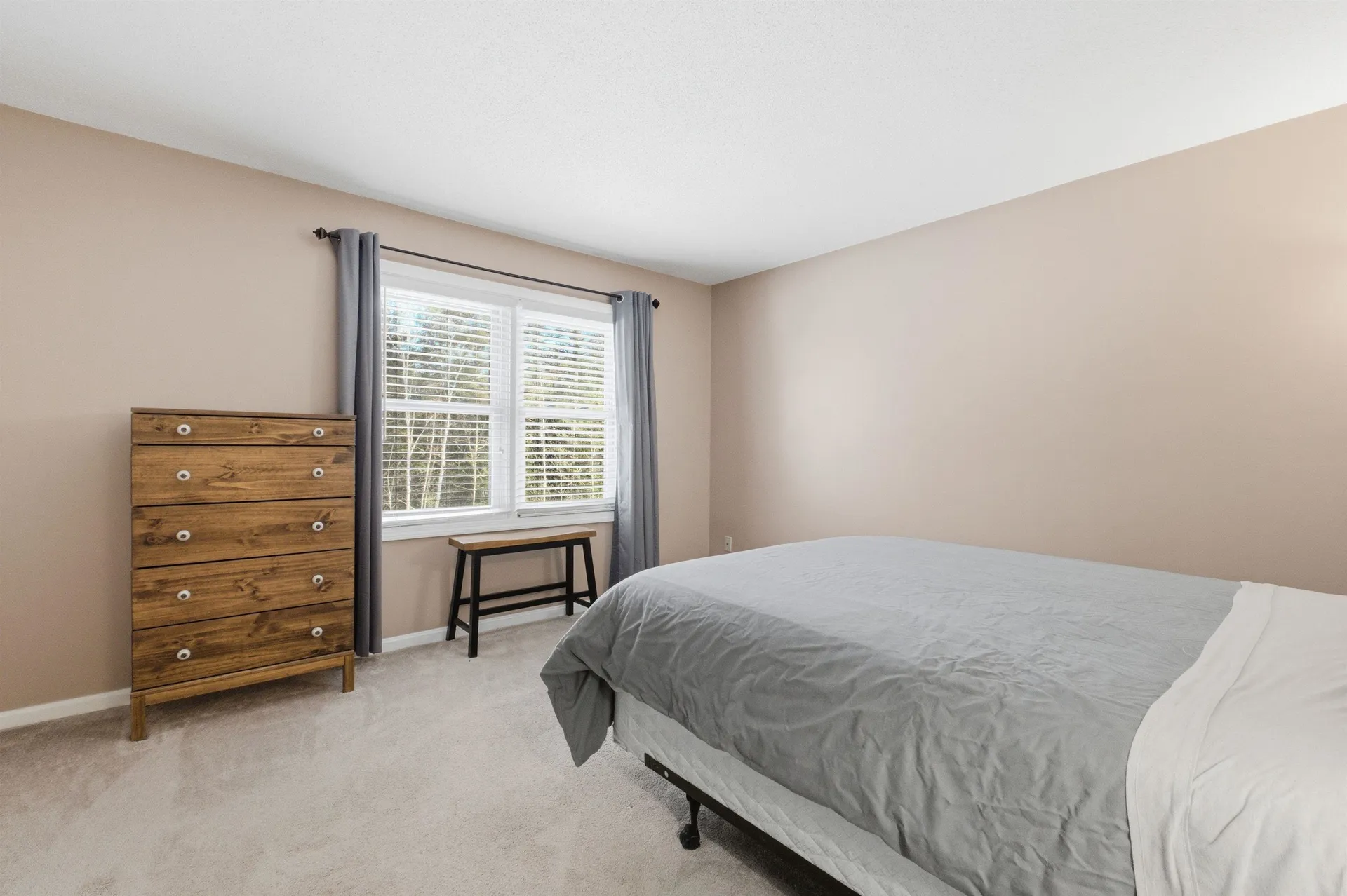 10 Chester Lane Enfield NH 03748