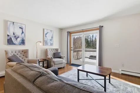 10 Chester Lane Enfield NH 03748