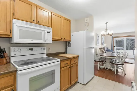 10 Chester Lane Enfield NH 03748