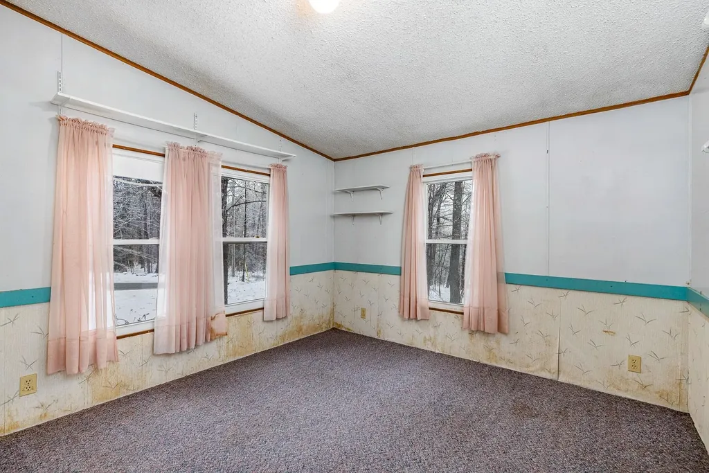 99 Pray Hill Road Wakefield NH 03872